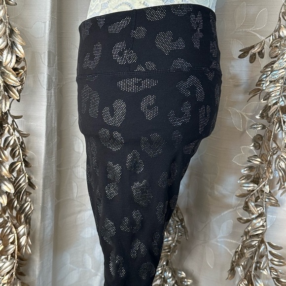 Rae Mode Black Leopard Print Biker Shorts M High Waist Stretch Active - Picture 3 of 8